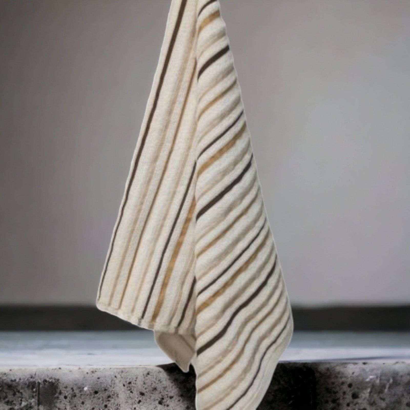 Viktorija_Leskovac_-_Kucni_tekstil_Peskir_670_671_1-8