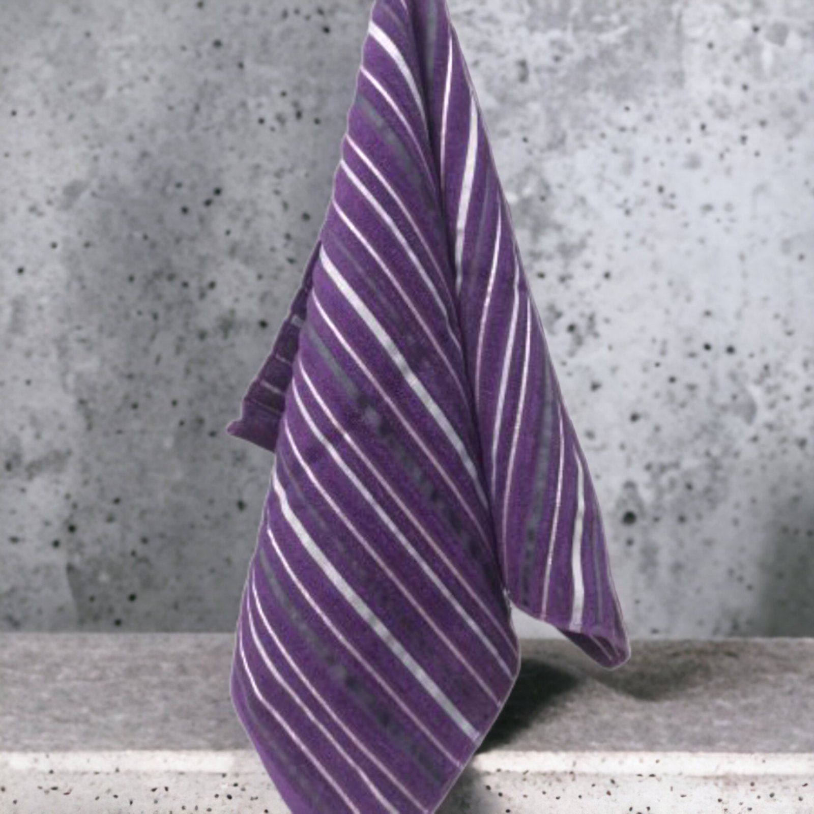 Viktorija_Leskovac_-_Kucni_tekstil_Peskir_670_671_3