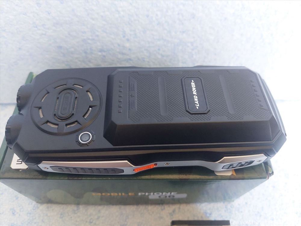 land-rover-q6-mobilni-telefon-2-sim-20-000mah-5425642182362-71800934377